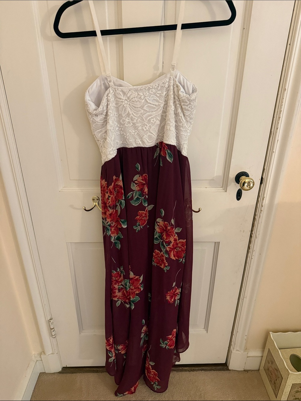 Lily Rose Dress - juniors size M - red flowers - Picture 3 of 3